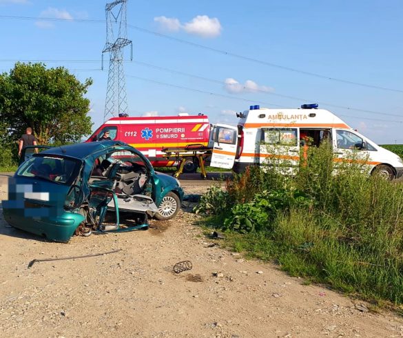 UPDATE/ Accident rutier GRAV între Sântana și Zimandu Nou: 5 victime. O persoană a decedat (GALERIE FOTO)
